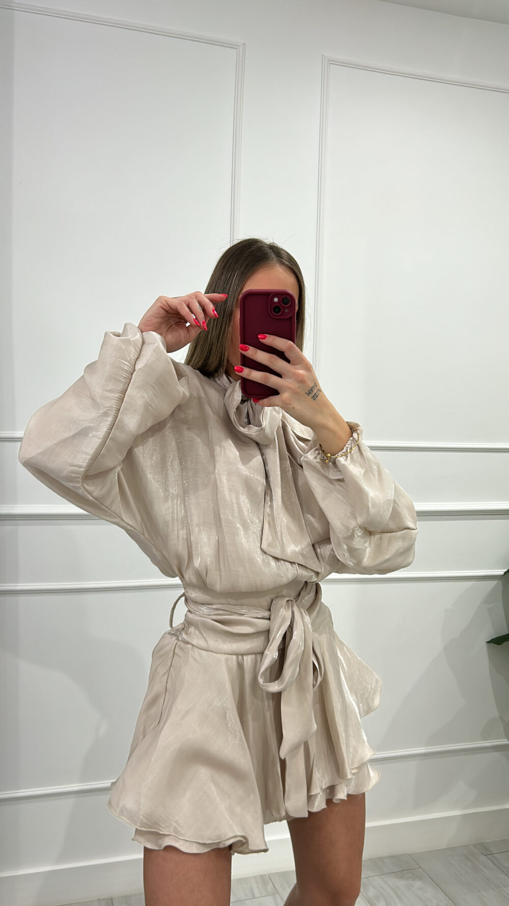 Vestido satén beige - Imagen 2