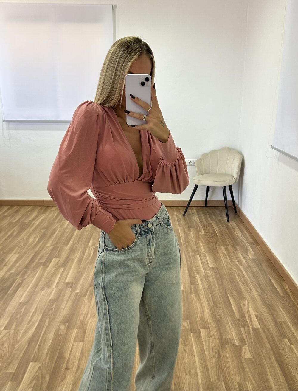 Body rosa enpolvado