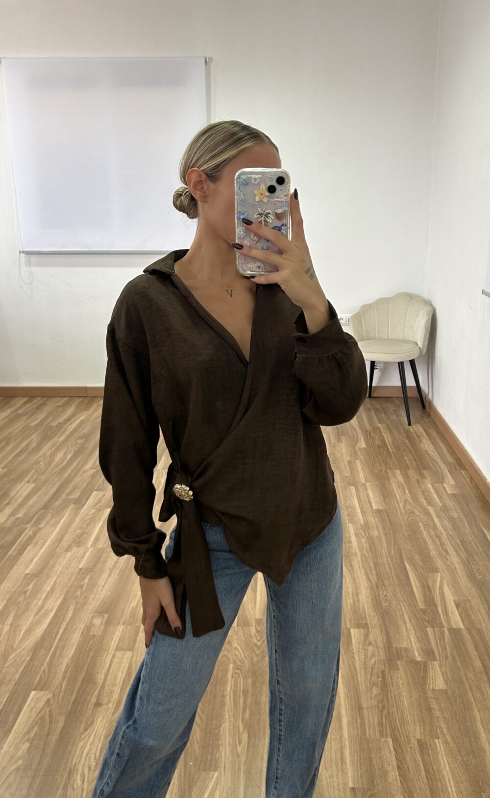 BLUSA CHOCOLATE ASIMETRICA