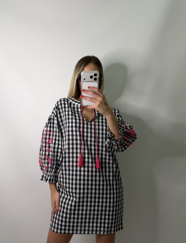 VESTIDO VICHY BORDADO ROSA